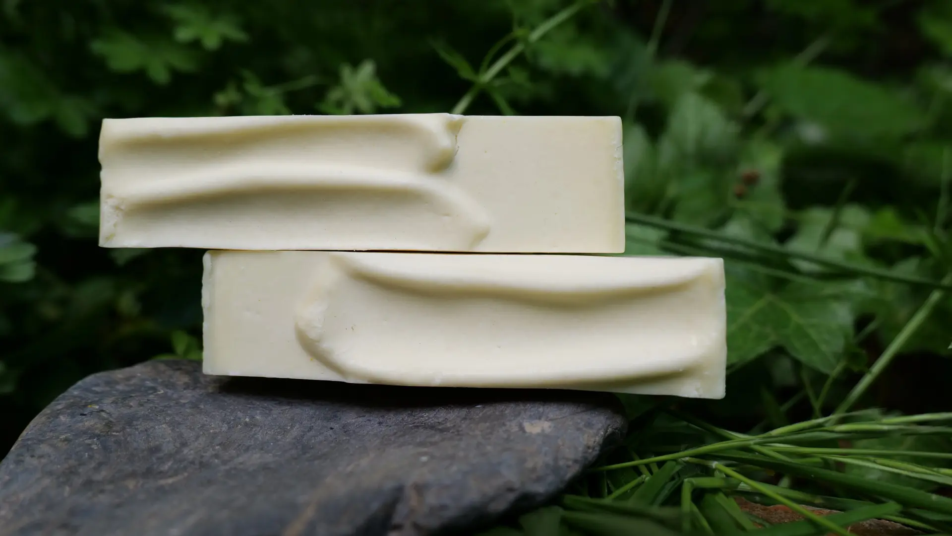 2 savons sur une pierre