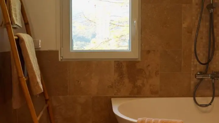 Gîte l'EnVie de Bonheur -salle de bains -Gîtes de France Alpes-Maritimes