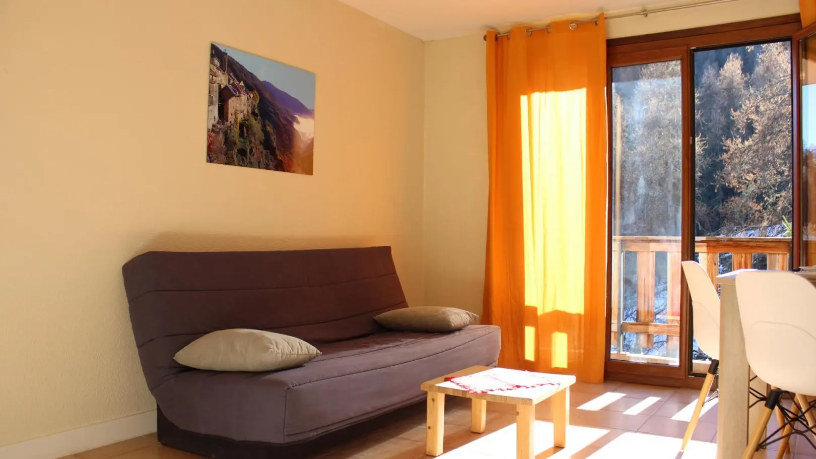 Gîte Les Biches-Espace salon-Roubion les Buisses-Gîtes de France des Alpes-Maritimes