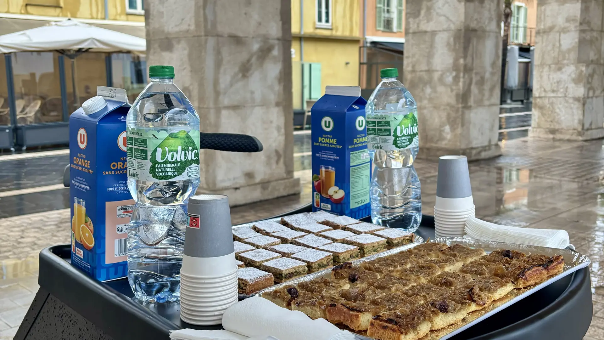 Dégustation avec kiosque spécialités locales