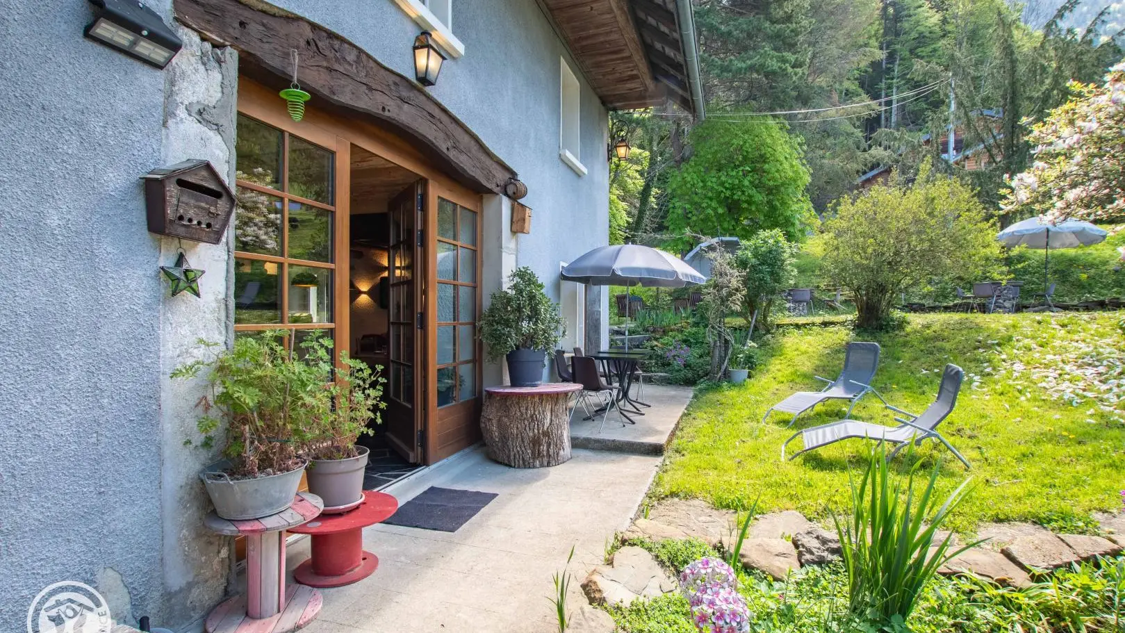 Espace privatif devant le gîte