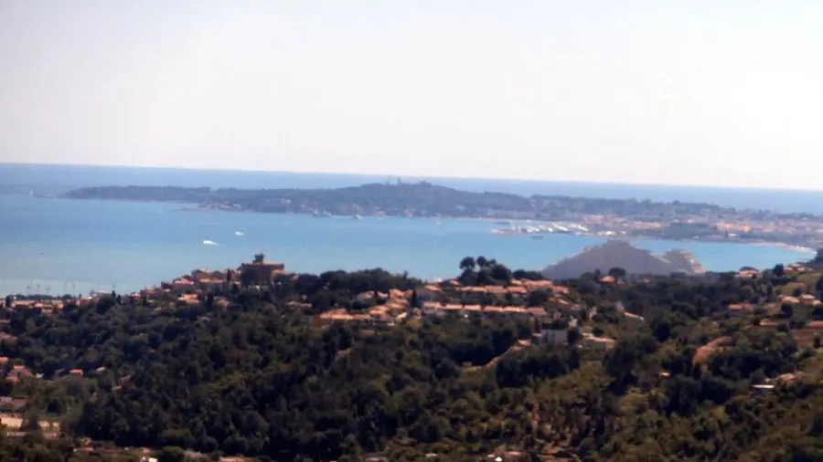 Gîte Petite Maison d'Amis-Vue-La Gaude-Gîtes de France Alpes-Maritimes