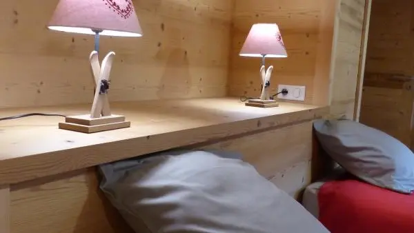 Chambre 4 avec 2 lits 1 personne jumelables à l'étage