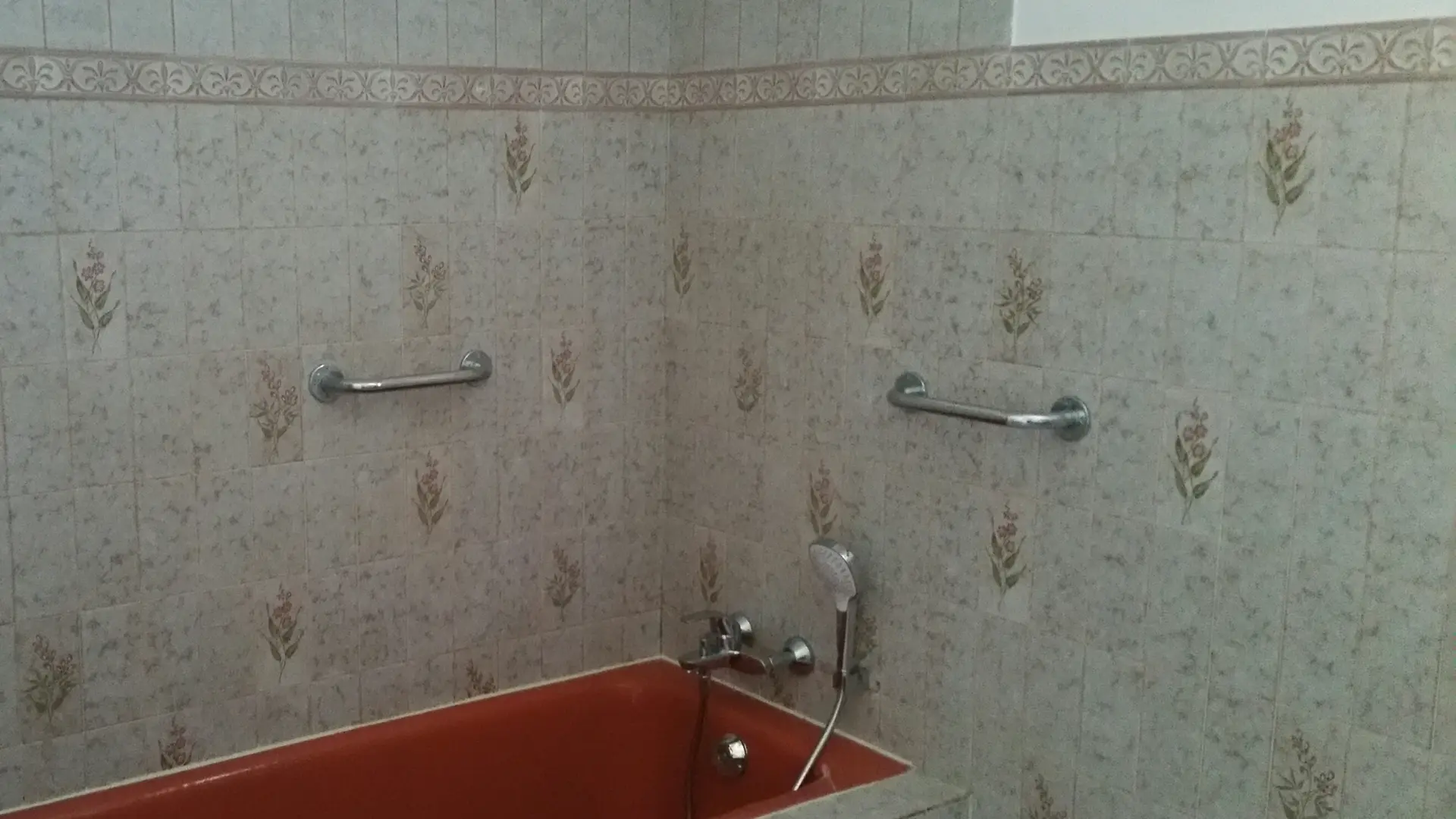 Baignoire salle de bain principale