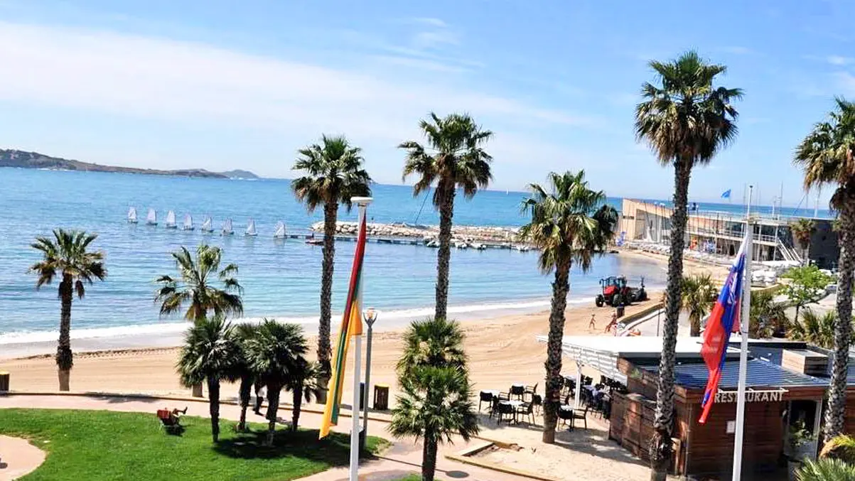 Restaurant les pieds dans l'eau