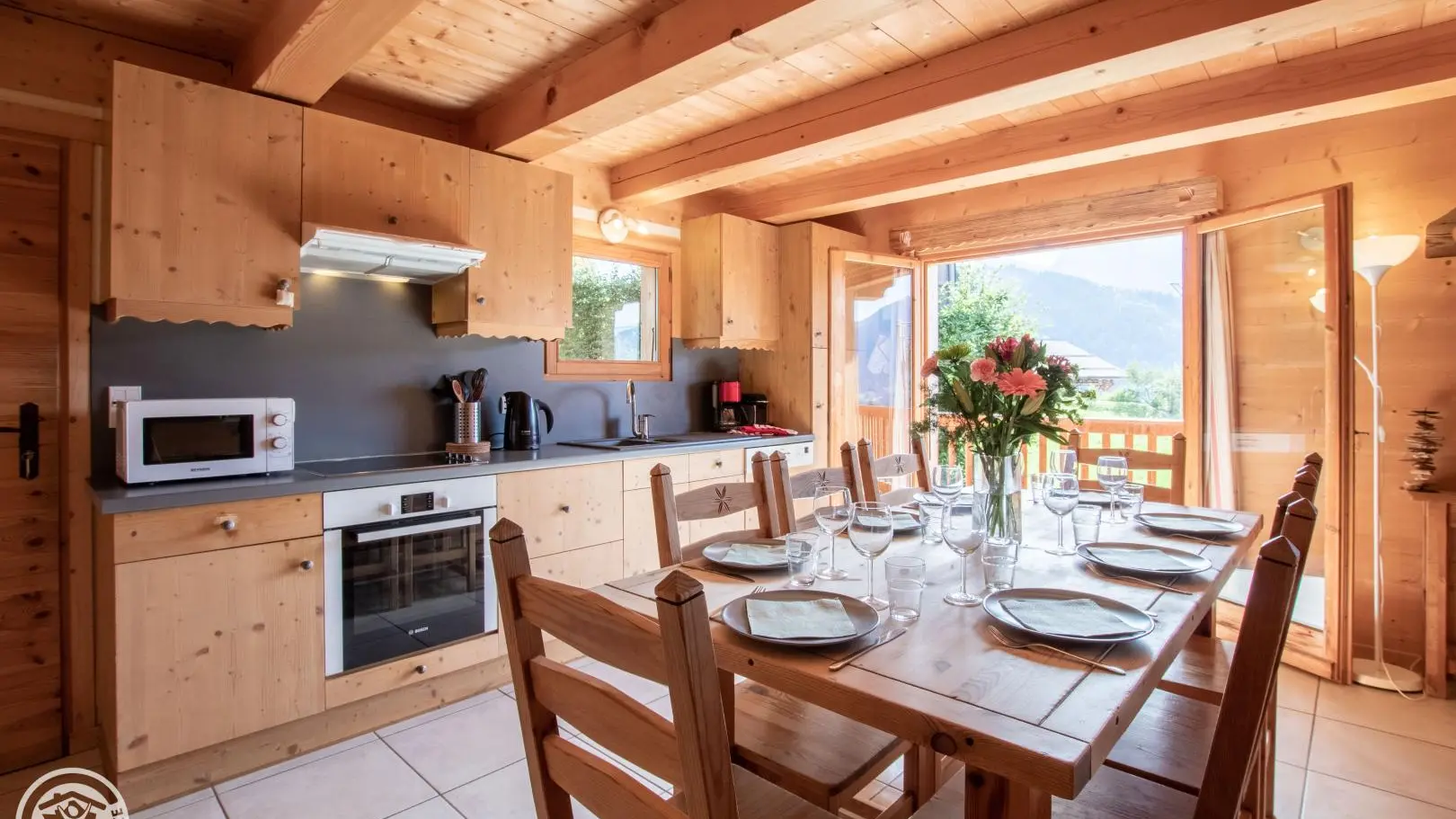 La cuisine et de la salle à manger