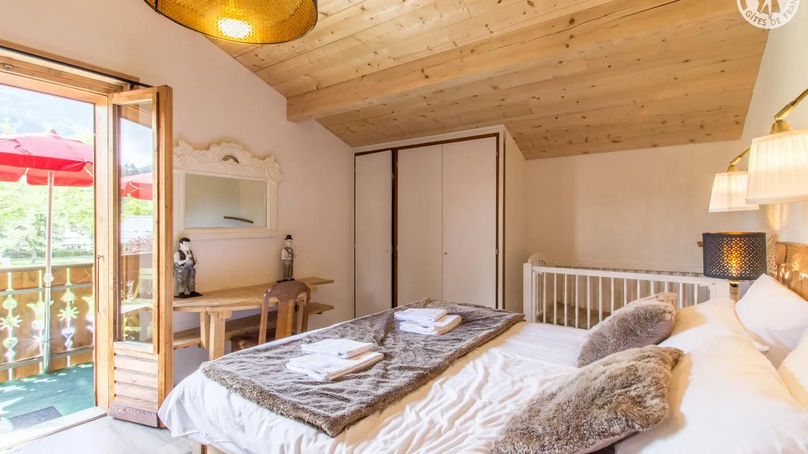 Chambre parentale avec lit BB