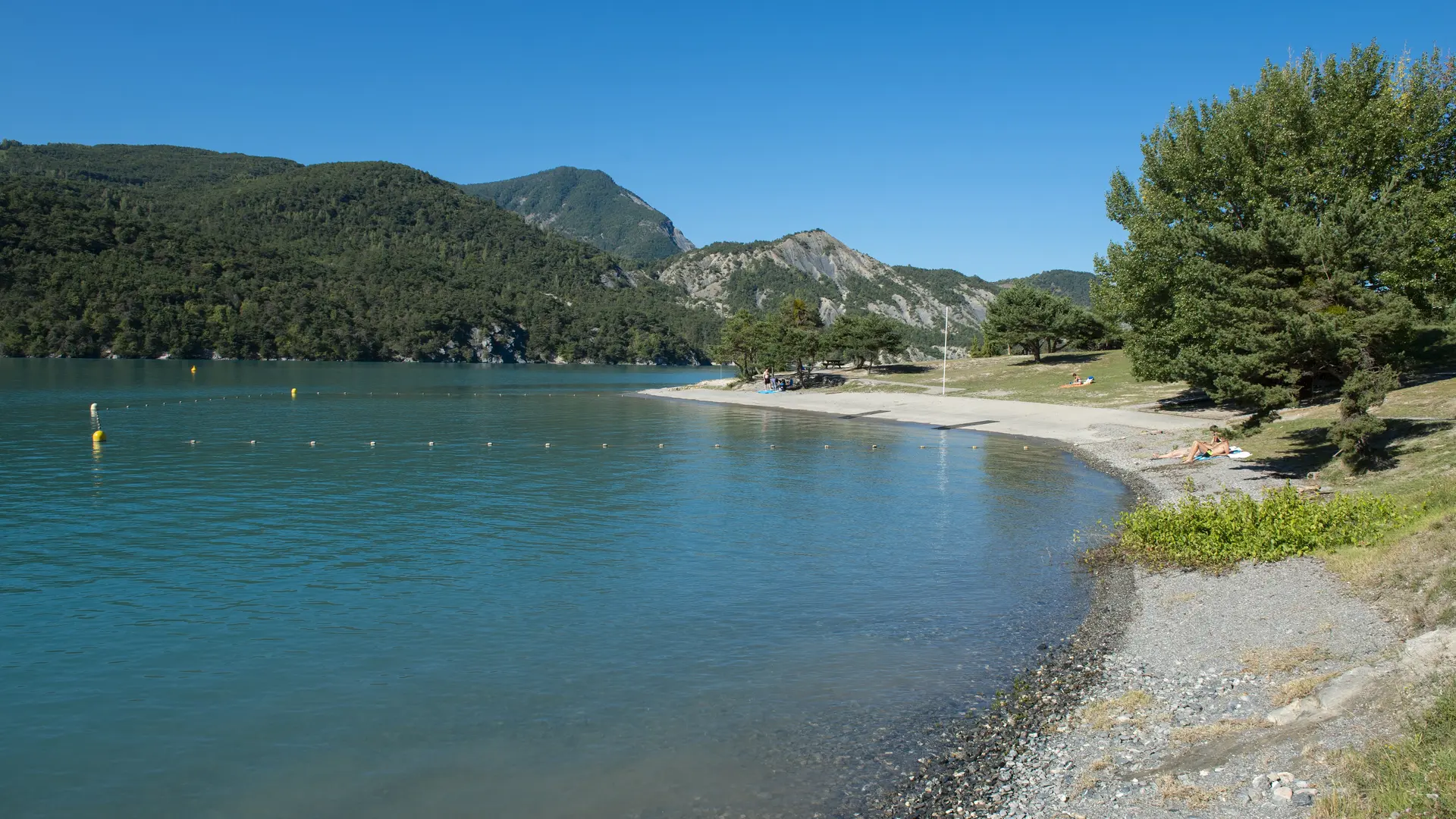 Plage de Port Saint-Pierre - Le Sauze-du-Lac