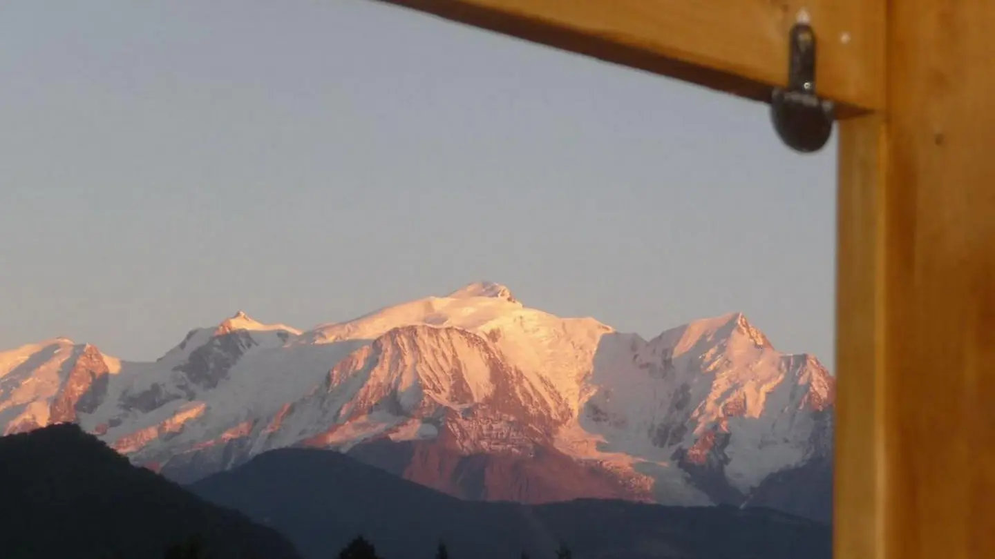 Vue de la chambre sur le Mont-Blanc