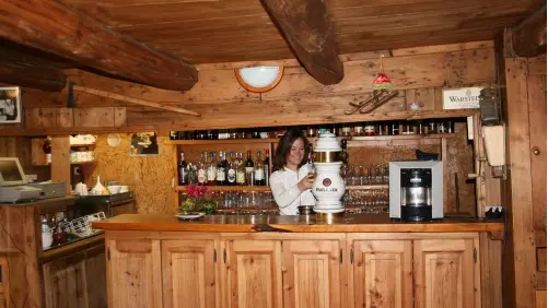 Le bar et la tireuse à bière du gîte Chez Baptiste - Le Chazelet - La Grave