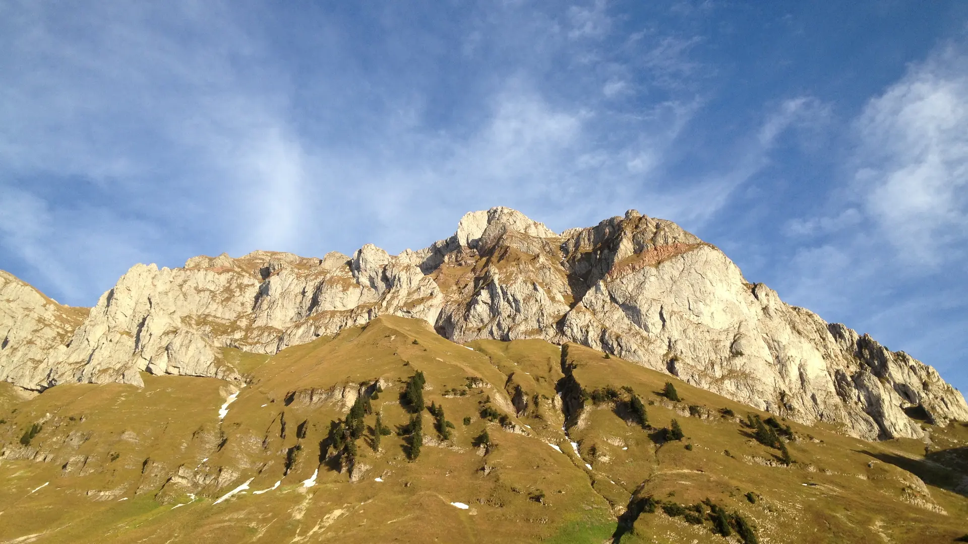 Vue sur le sommet des Cornettes de Bise