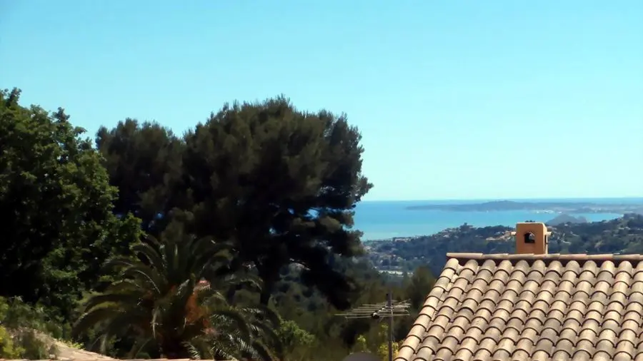 Gîte Petite Maison d'Amis-Vue-La Gaude-Gîtes de France Alpes-Maritimes