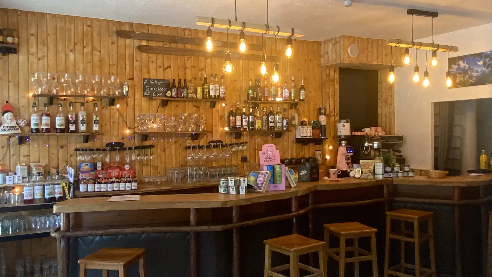 nouvelle salle restaurant bar - bistrot de la Meije