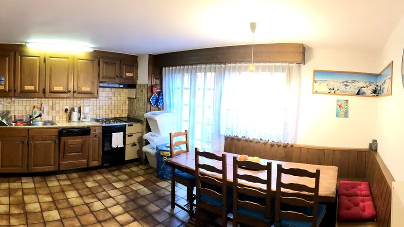 Fully equipped common kitchen and dining-room-1st floor