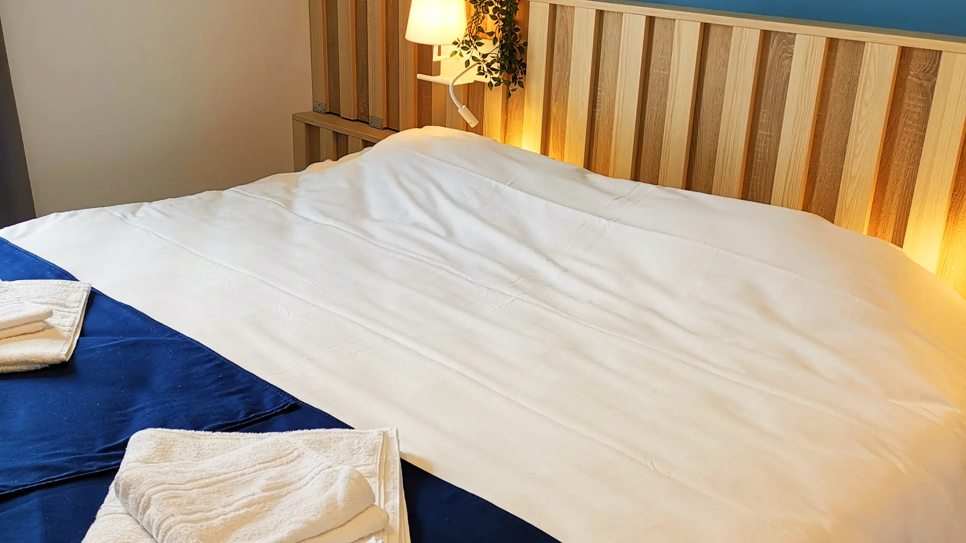 Chambre avec lit double