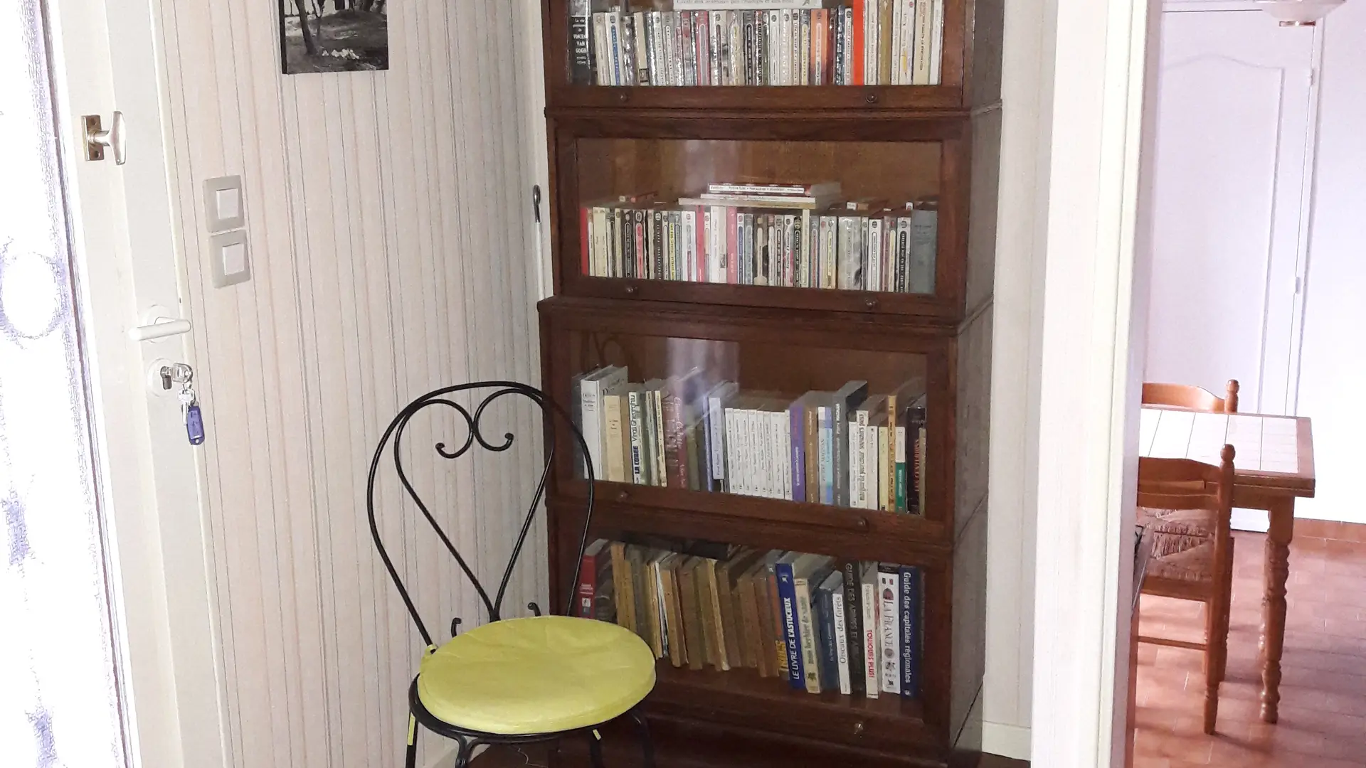 Bibliothèque du hall