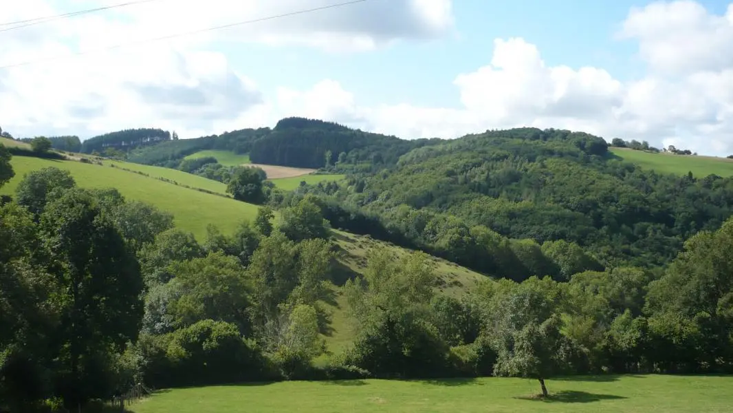 Vu sur les montagnes, côté Ouest, depuis la terrasse du gîte.