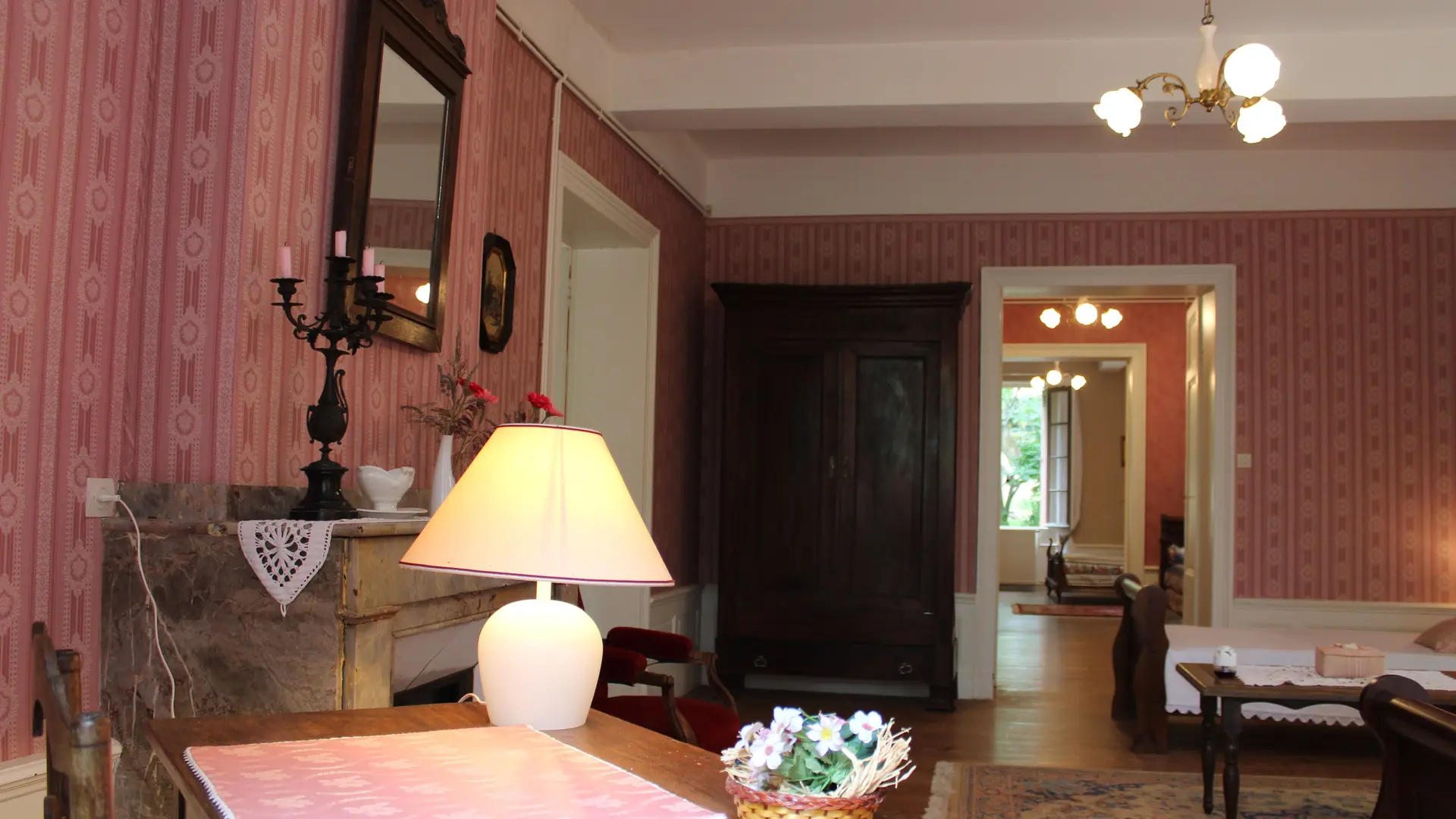 vue de l'interieurcoté chambres