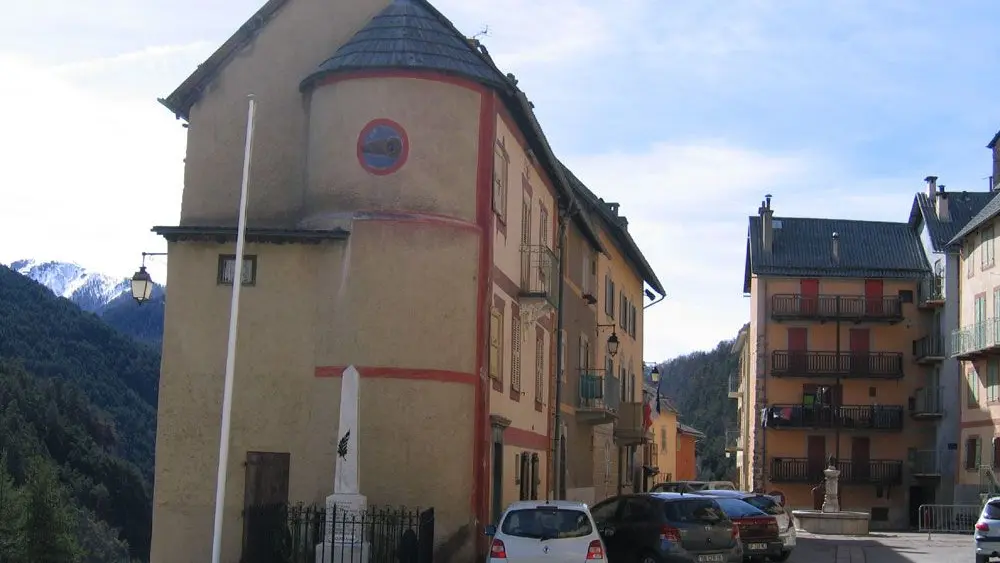 Le Péonien n°2-Place du village-Péone-Gîtes de France des Alpes-Maritimes