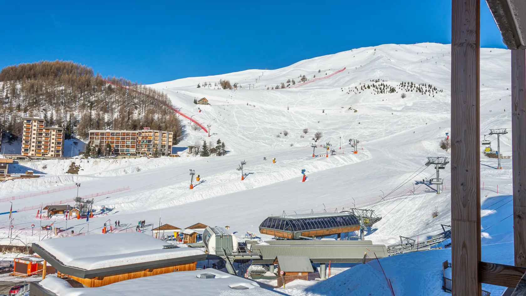 Vue télésiège-Front de neige