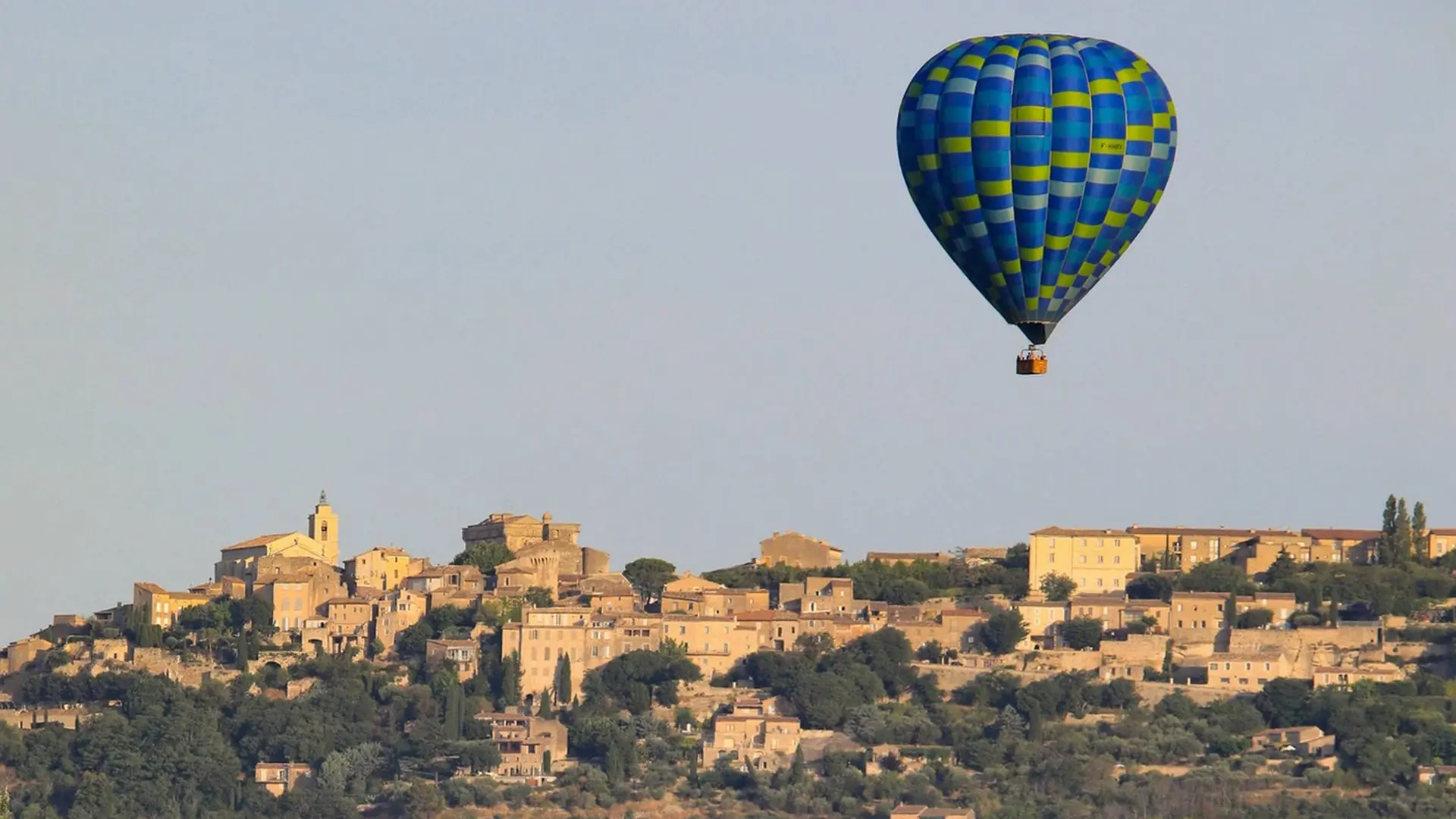 Gordes depuis la plaine