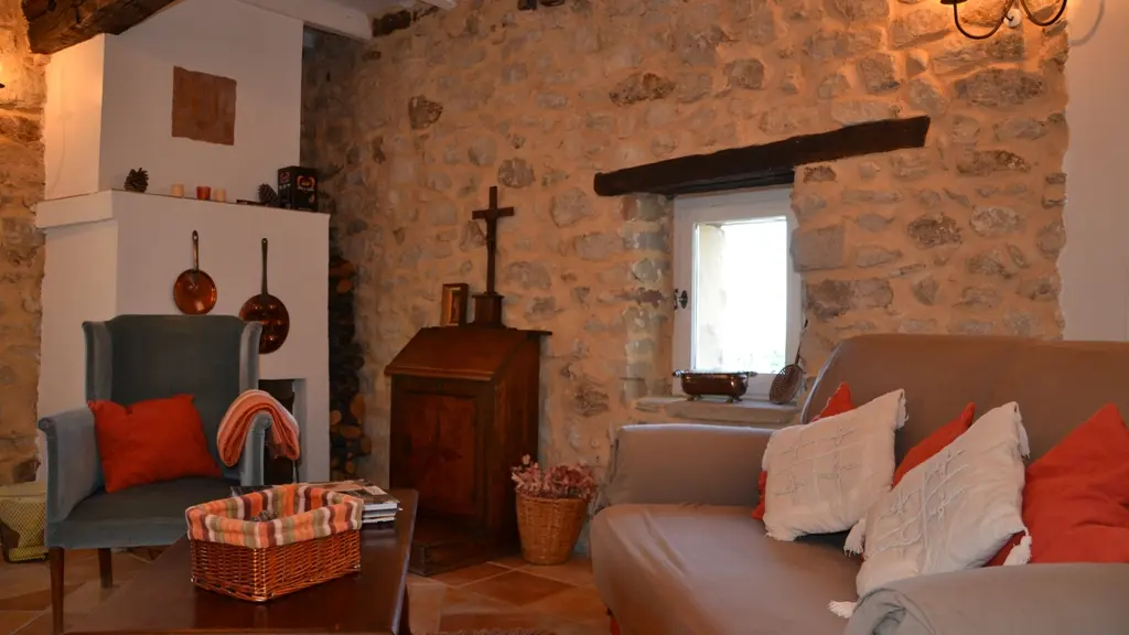Gîte du Midi - salon TV