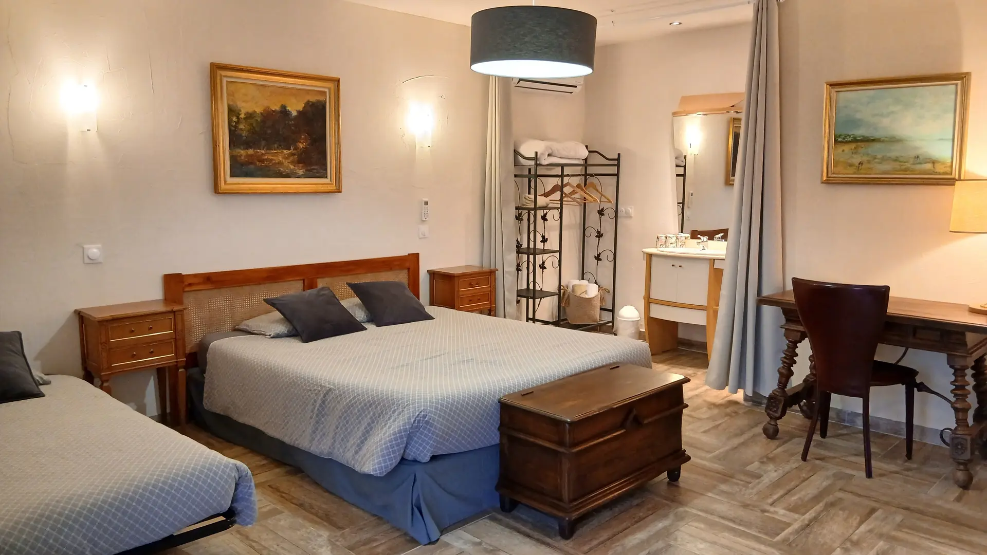 Chambre familiale avec terrasse au coeur du parc