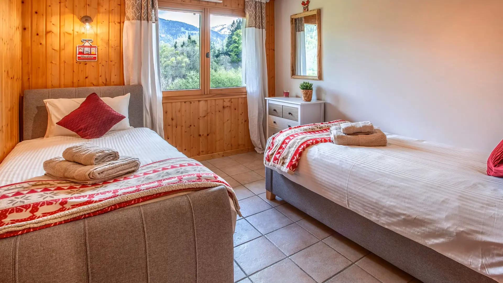 chambre 5 avec 2 lits simples