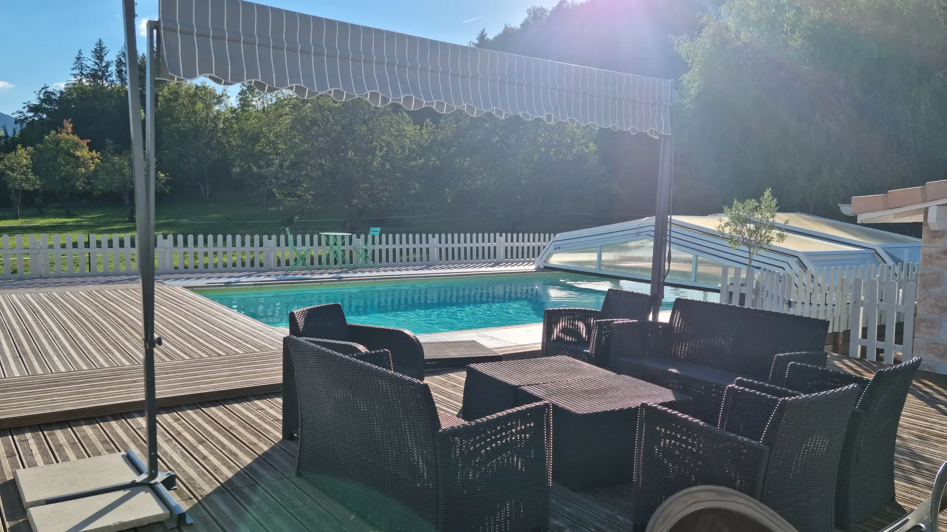 terrasse avec piscine