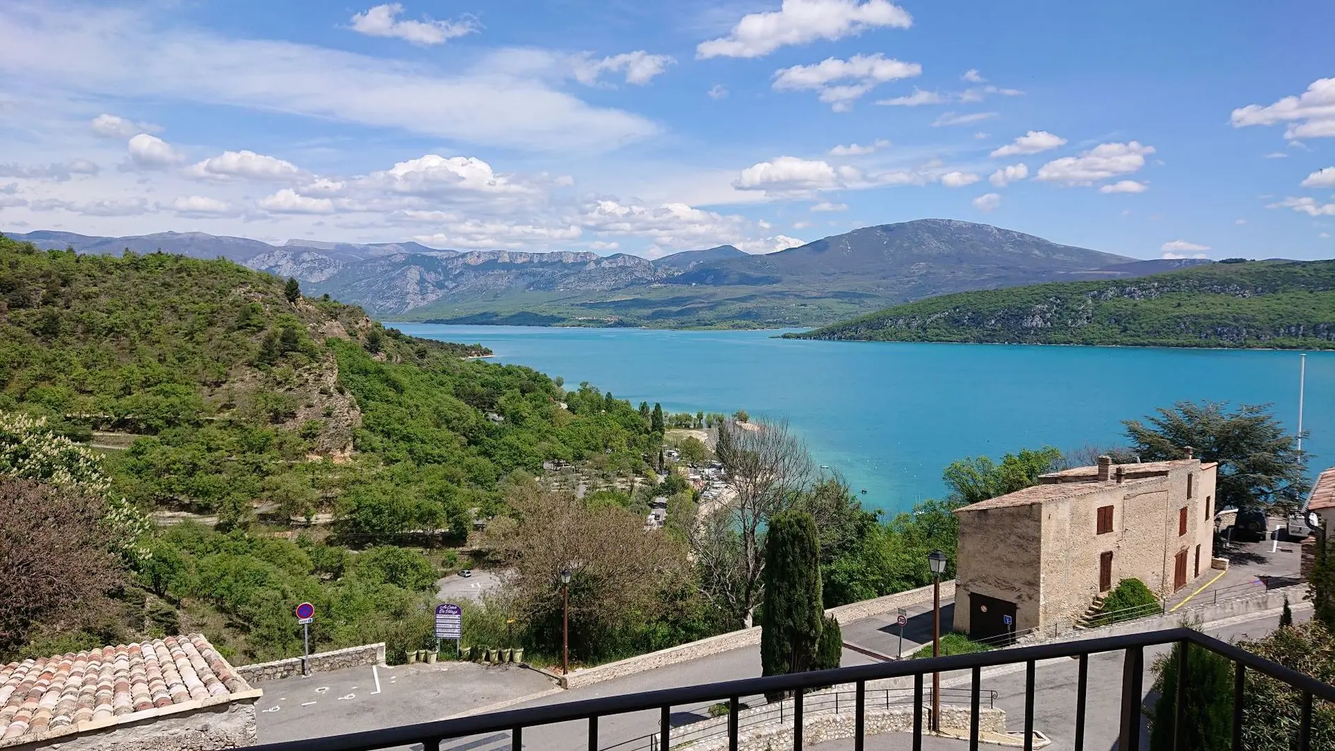 Vue du lac depuis le balcon