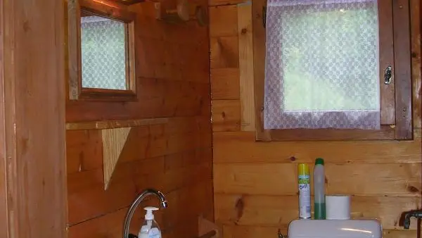 1er étage - cabinet de toilette, WC, lavabo