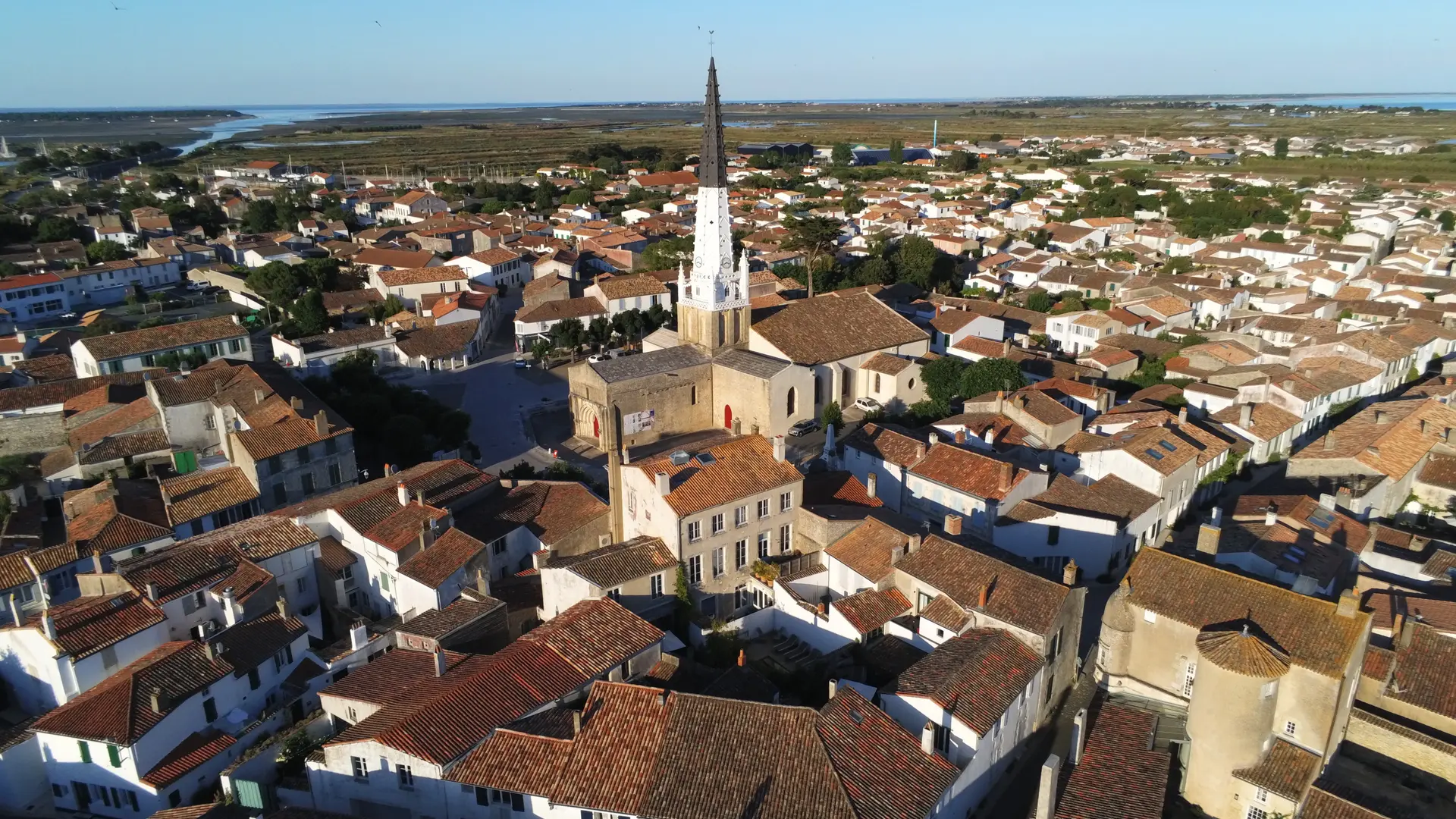 Hôtel à deux pas de l'église d'Ars-en-Ré