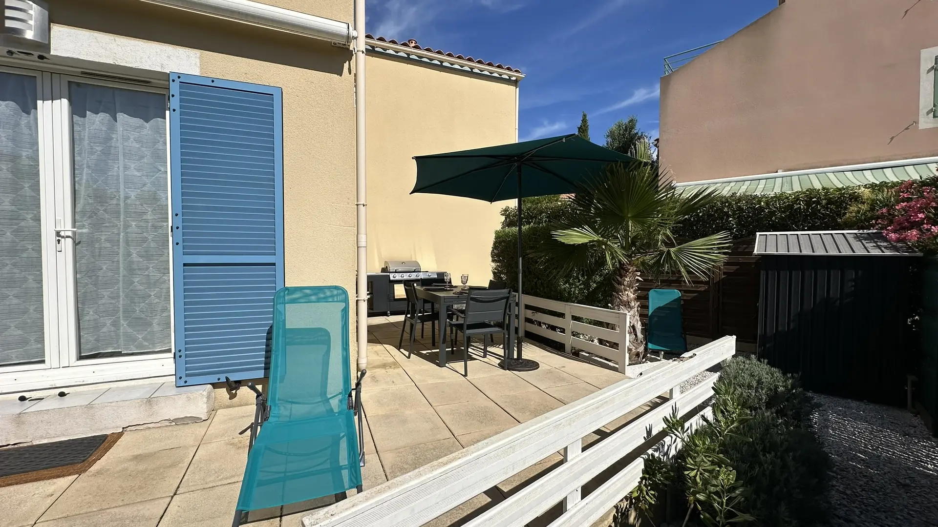 Terrasse et cuisine extérieure