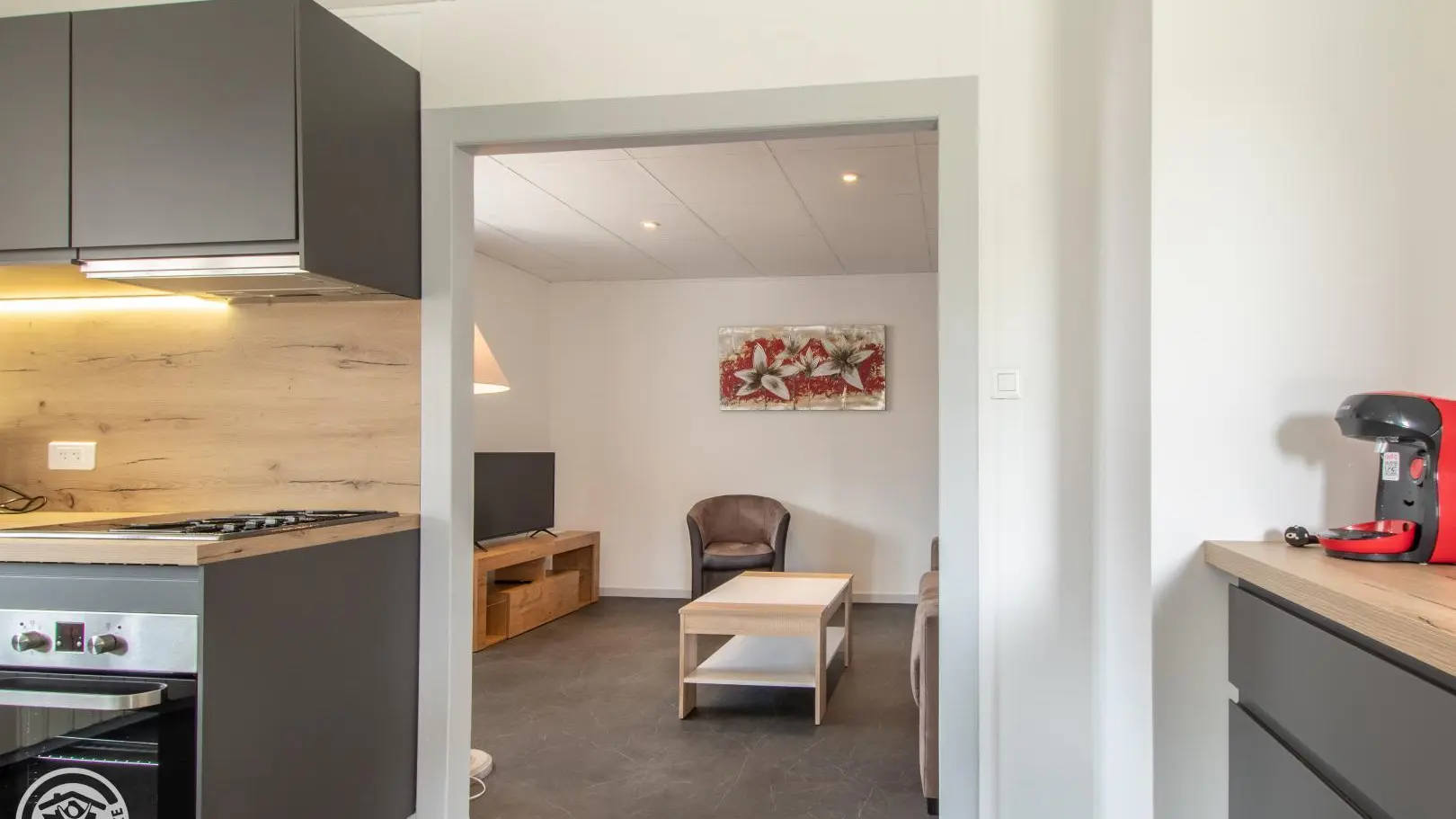 Accès au séjour depuis la cuisine