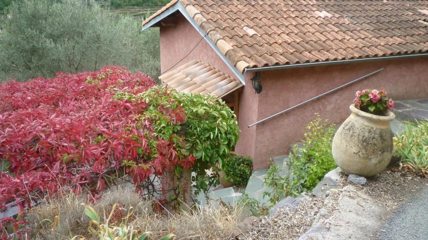 Extérieur entrée Le Bourg 2 à Breil sur Roya - Gîtes de France Alpes-Maritimes