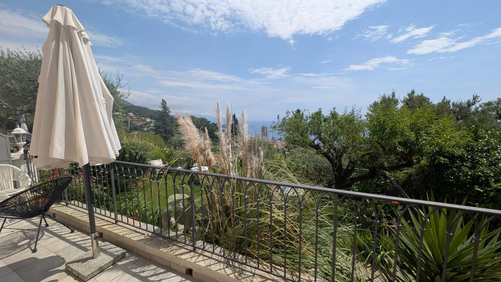 Le Cactus-Terrasse-Beausoleil-Gîtes de France des Alpes-Maritimes