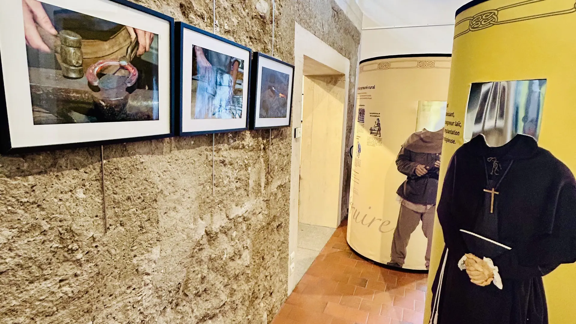 Exposition permanente  Moines et batisseurs de l'an Mil  - 1er niveau