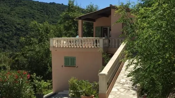 Gîte La Rose Gîtes de France Alpes-Maritimes à Bendejun