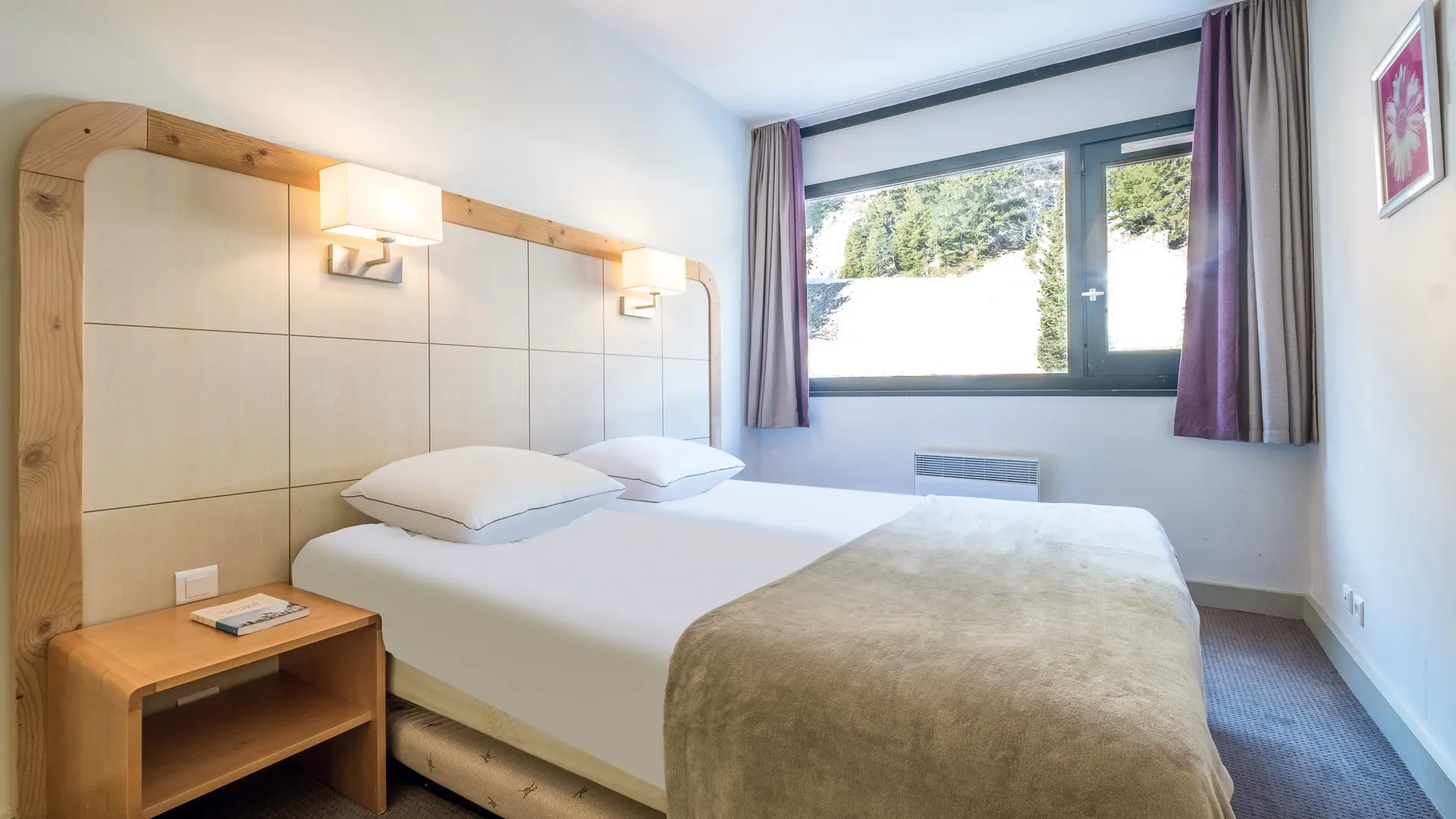 Double bedroom in a F2 flat for 4 people