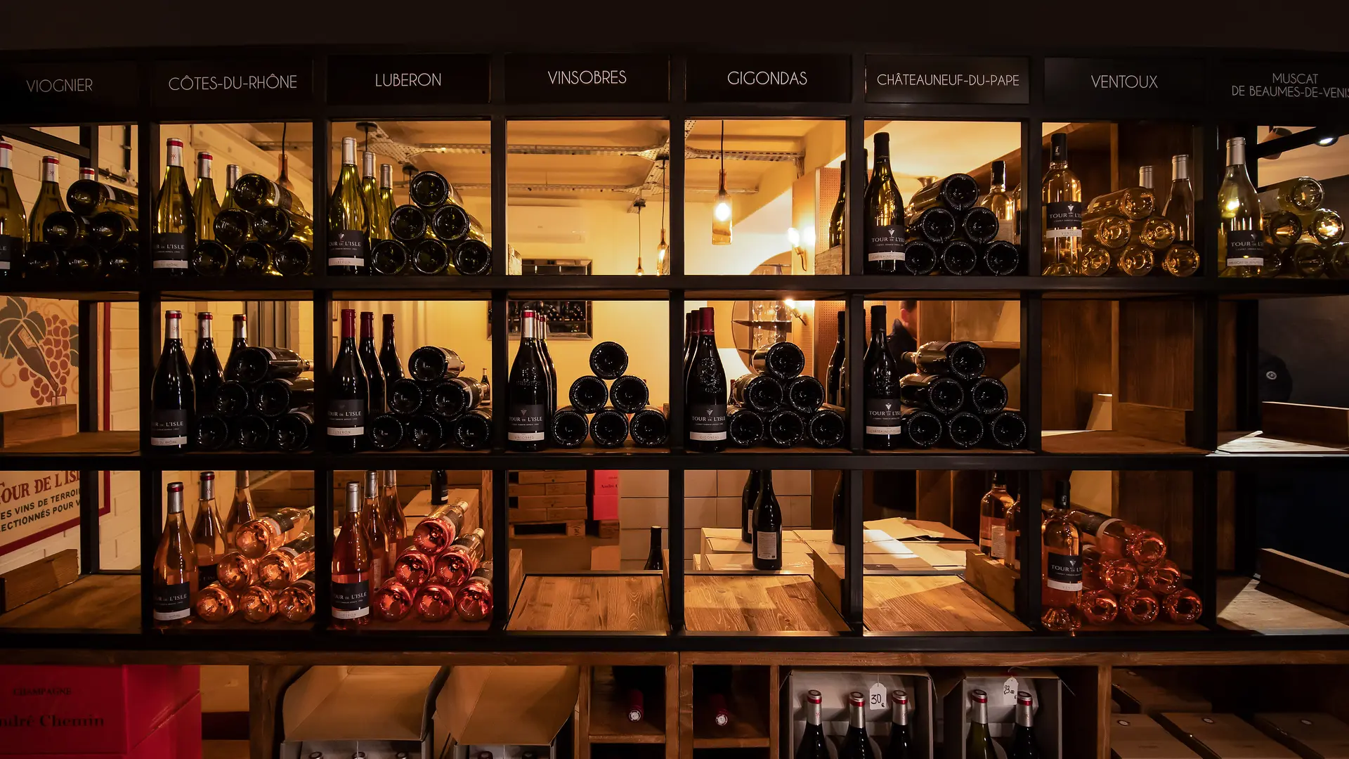 Rangement d'intérieur pour les bouteilles de Vins Tour de L'Isle
