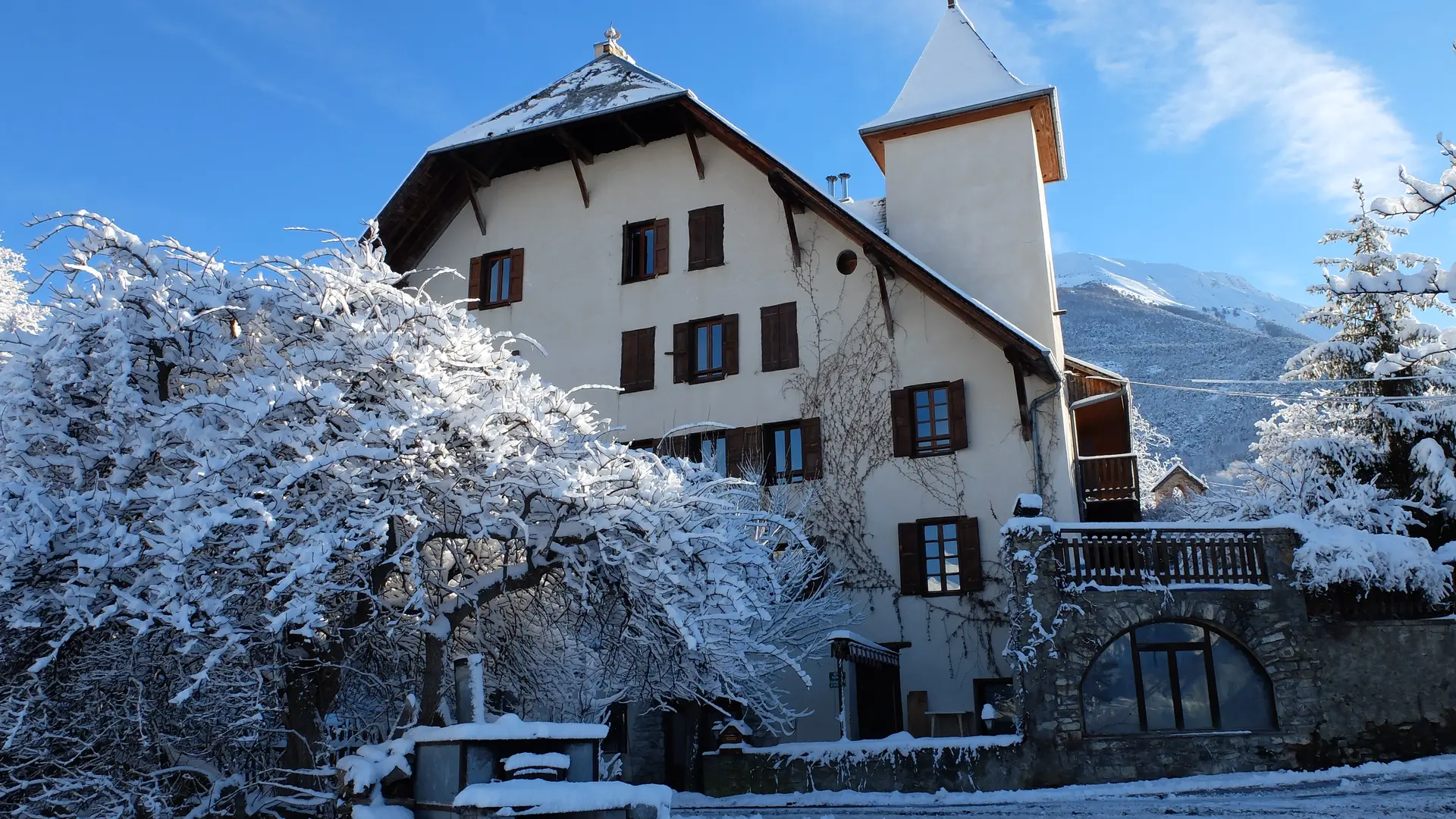 la maison sous la neige