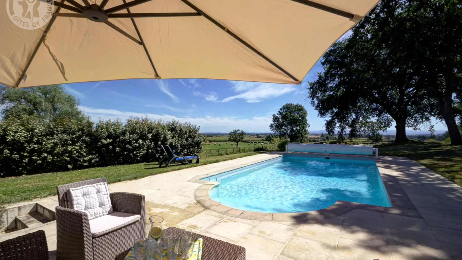 Piscine chauffée de Juin à septembre