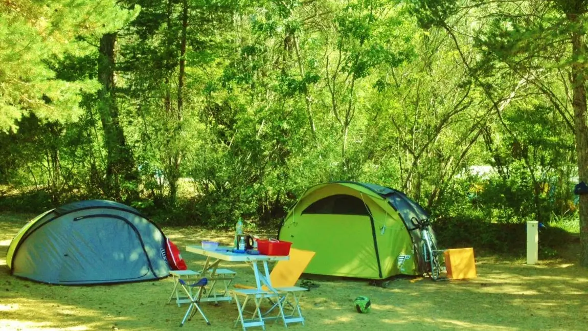 Intérieur camping en été