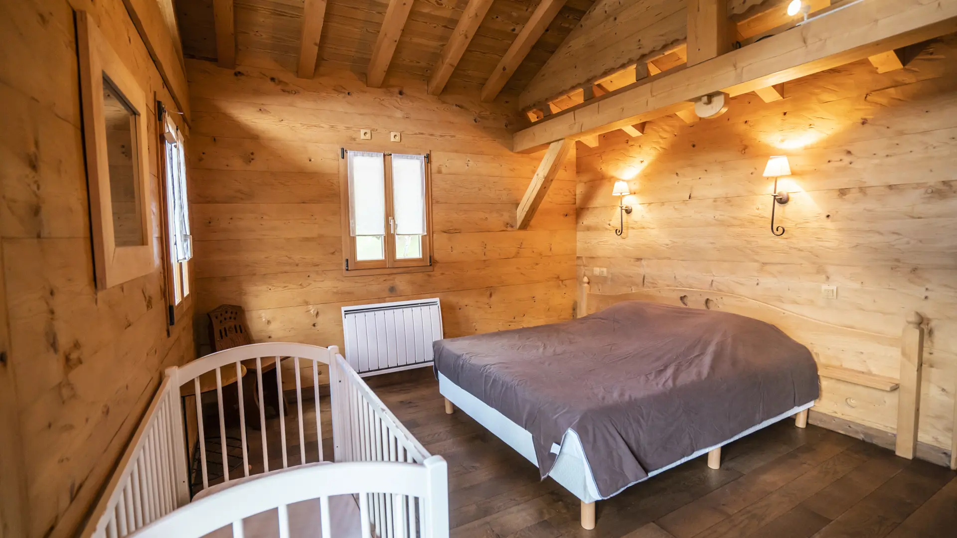 Chambre avec lit bébé