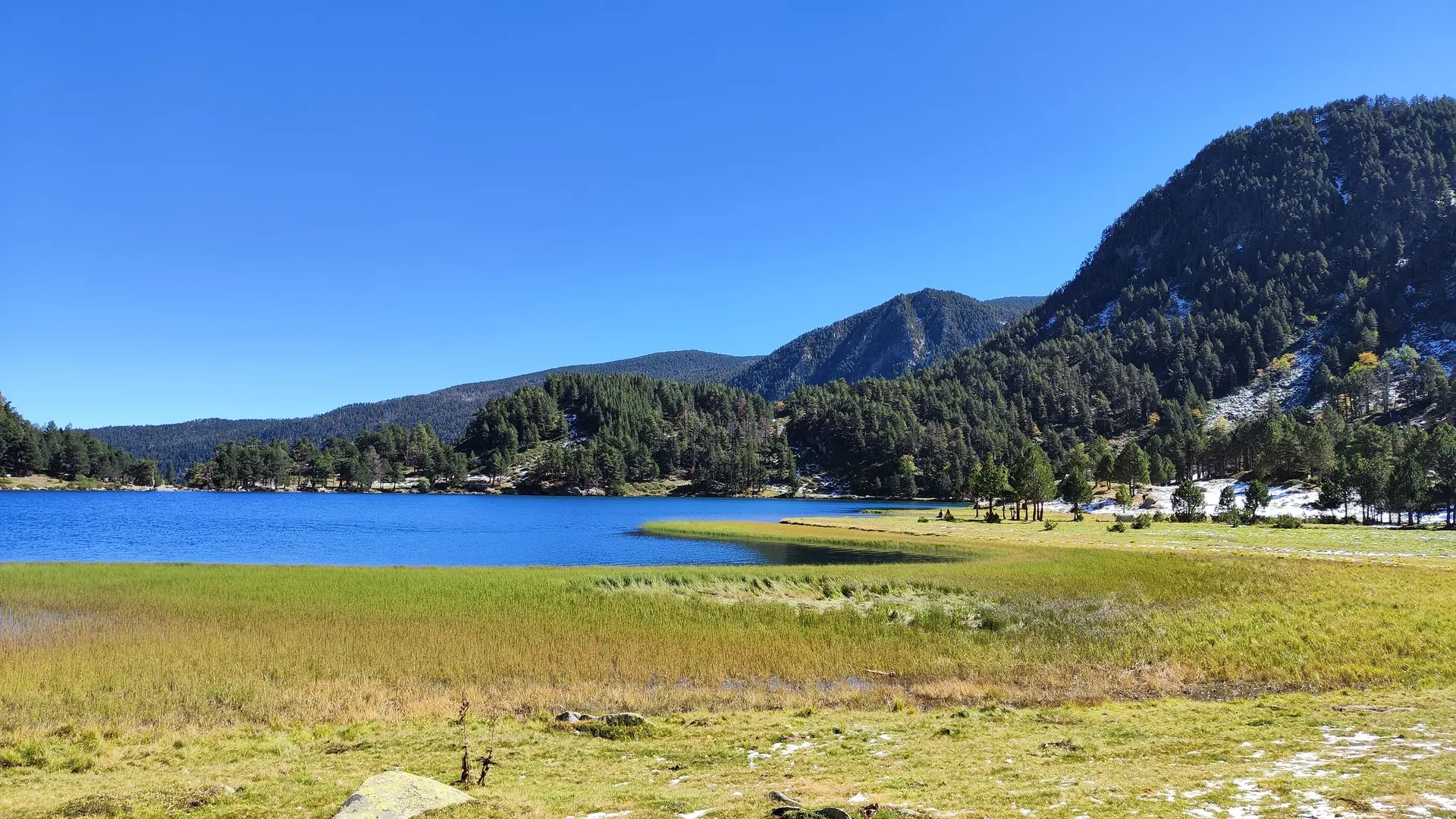 Berge de l'étang du Laurenti