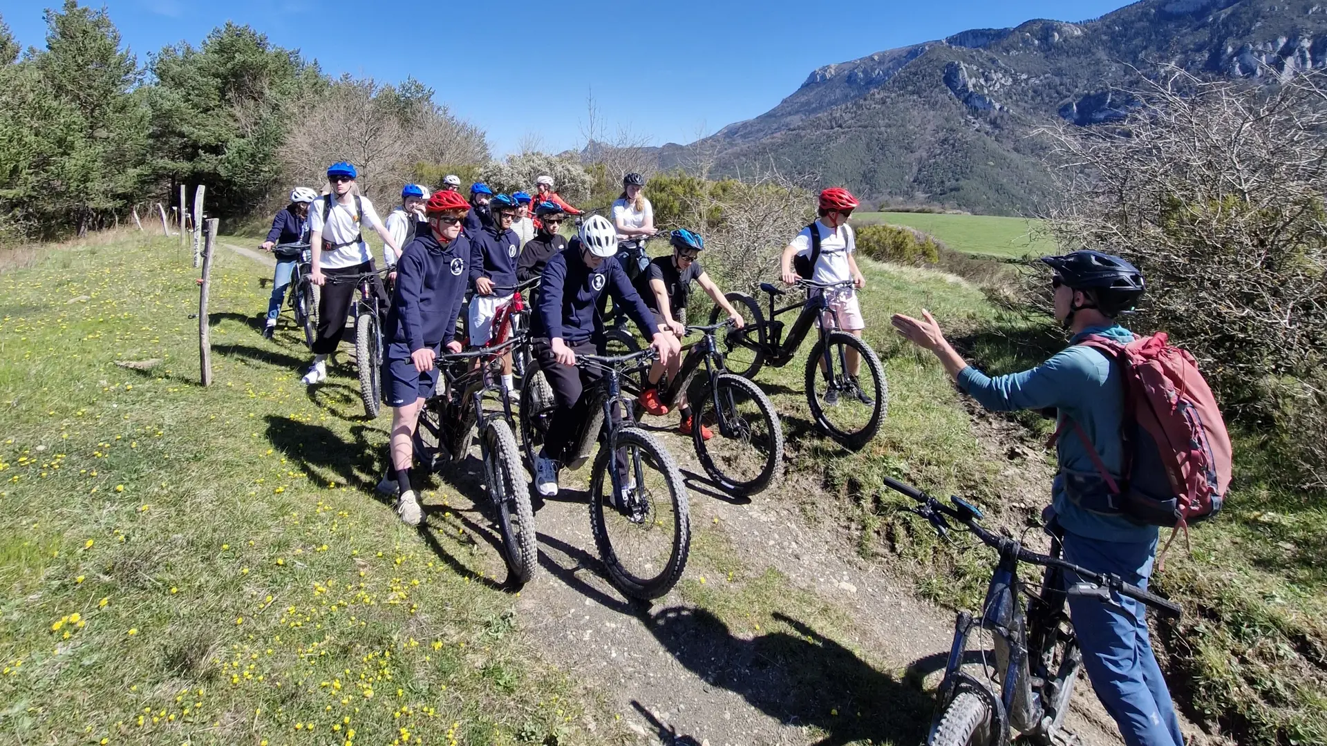 Un groupe à vélo