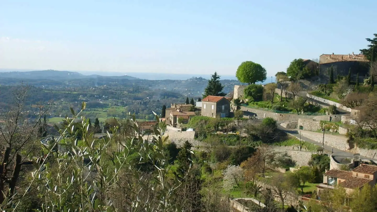 Gîte Les Oliviers de Chateauneuf-Vue depuis le Gîte-Chateauneuf de Grasse-Gîtes de France Alpes-Maritimes.