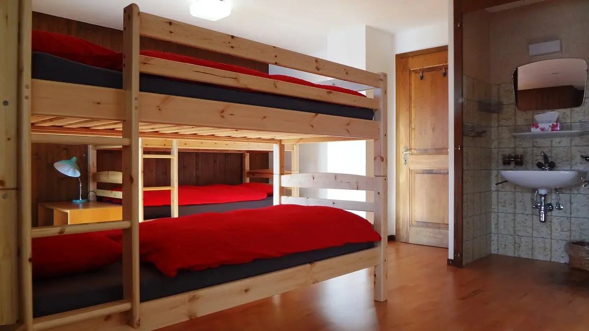 Chambre sextuple  avec balcon « Grand-Combin » - 2 ème étage