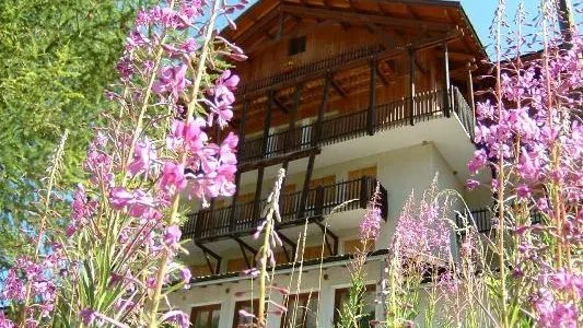 Extérieur été du centre de vacances