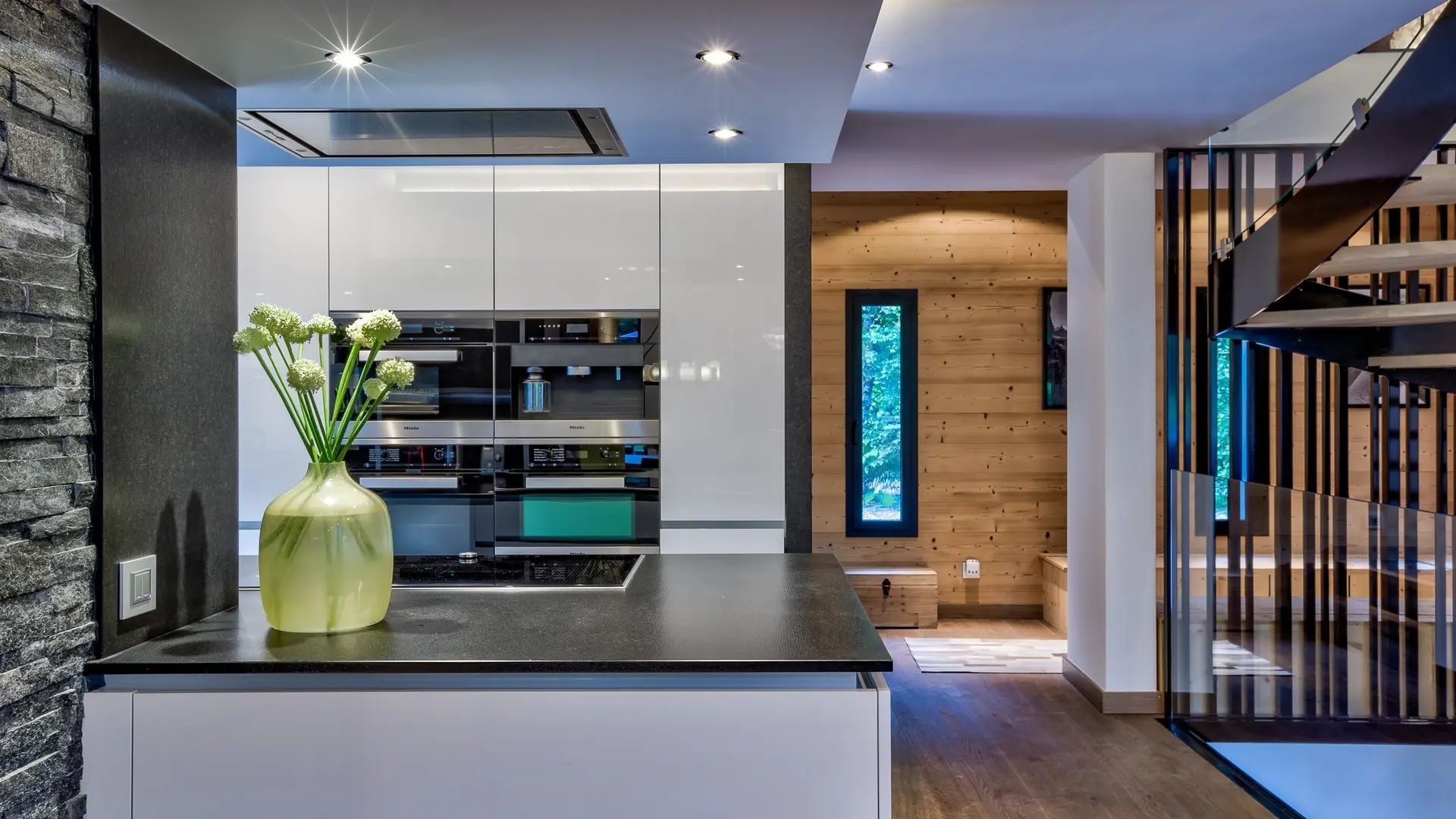 Chalet modern avec très bell emplacement près du golf.